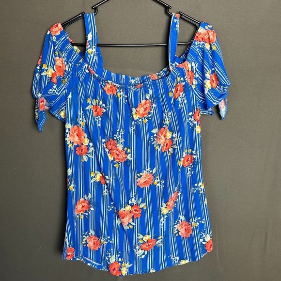Bobbie Brooks Ladies Medium Cold Shoulder Blue Top Red Floral Size Medium (1451) - Picture 1 of 5
